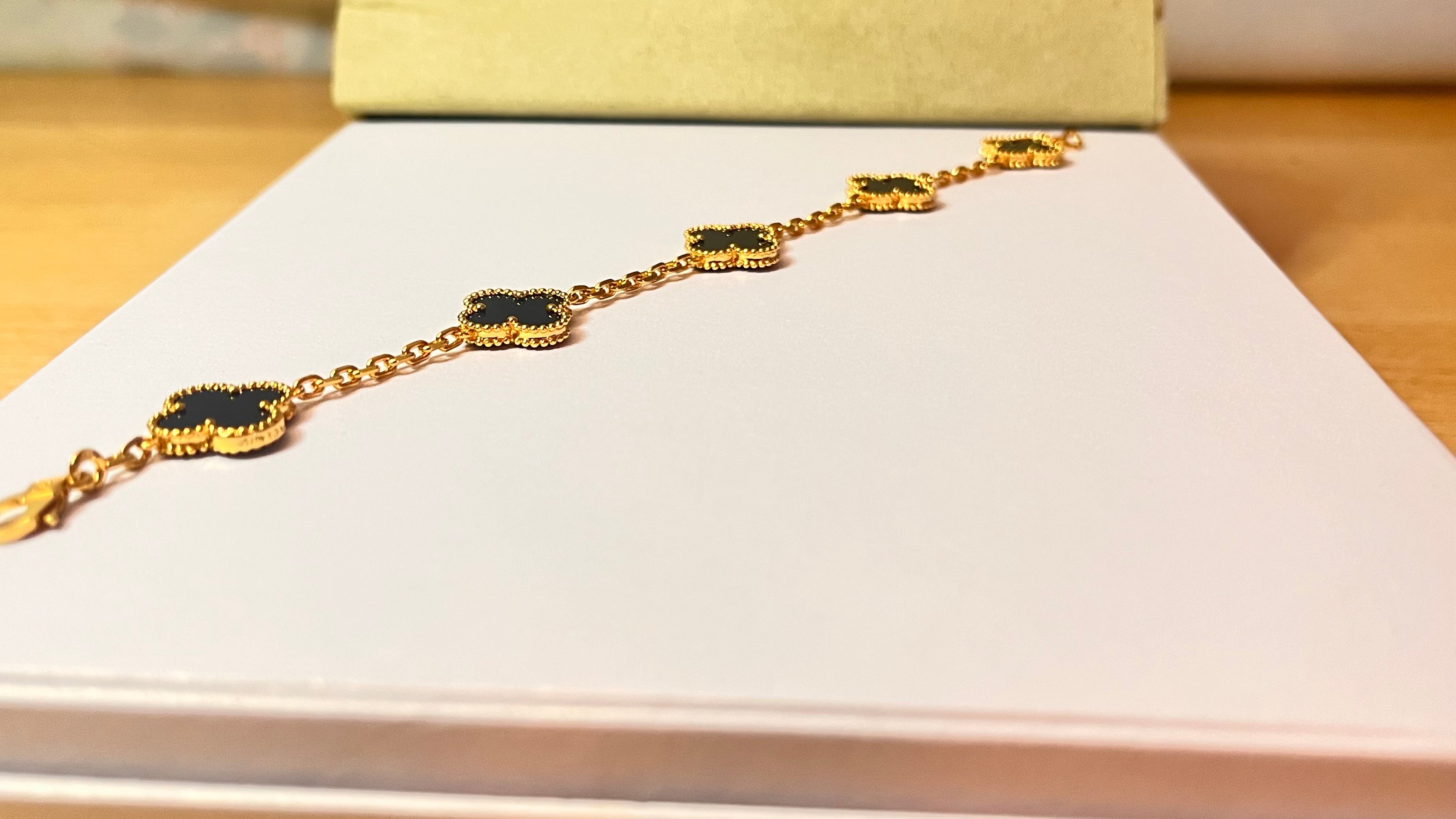 Camille – Bracelet 5 Motifs Trèfle