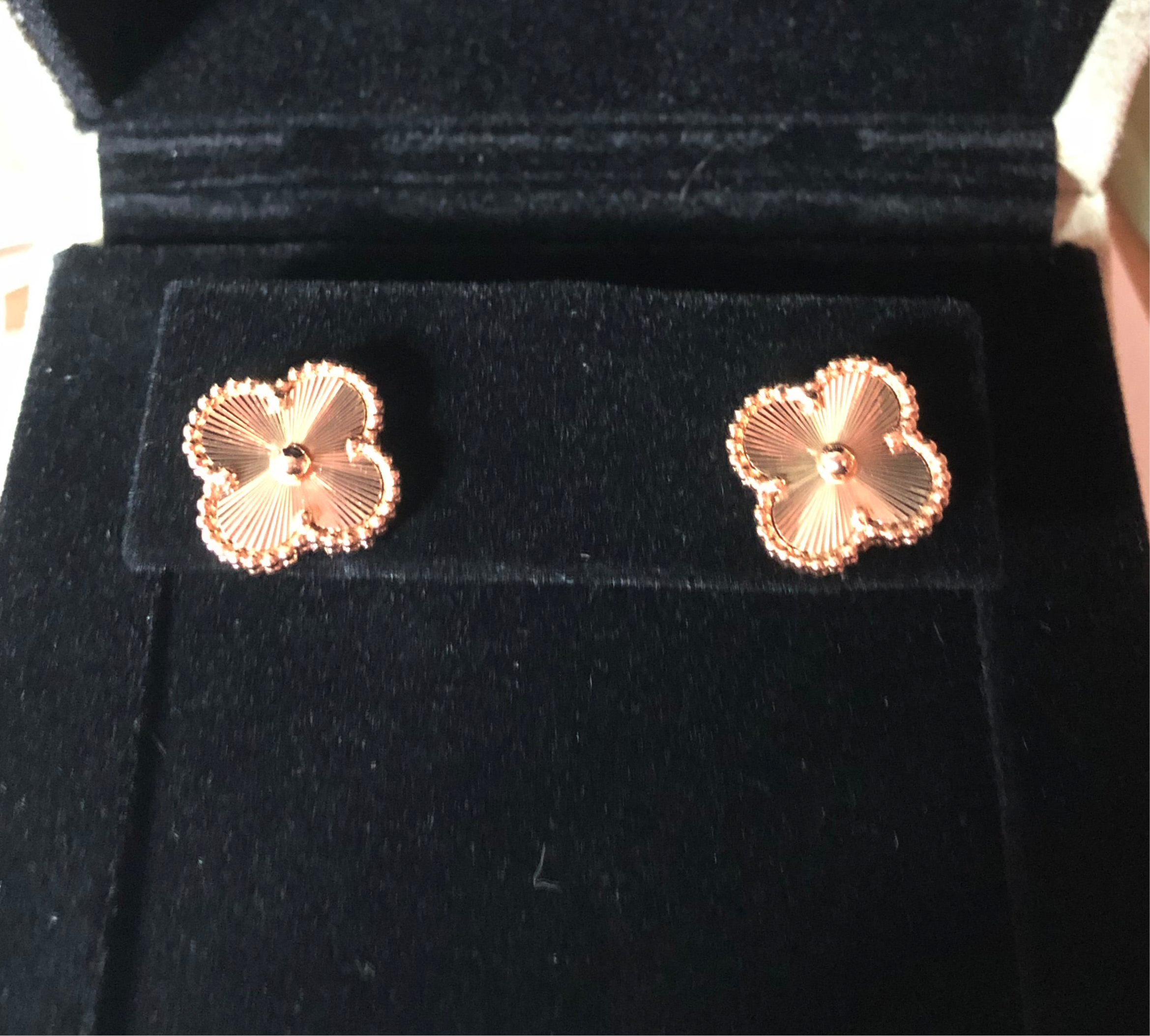 Clara – Boucles d’Oreilles Puces Trèfle