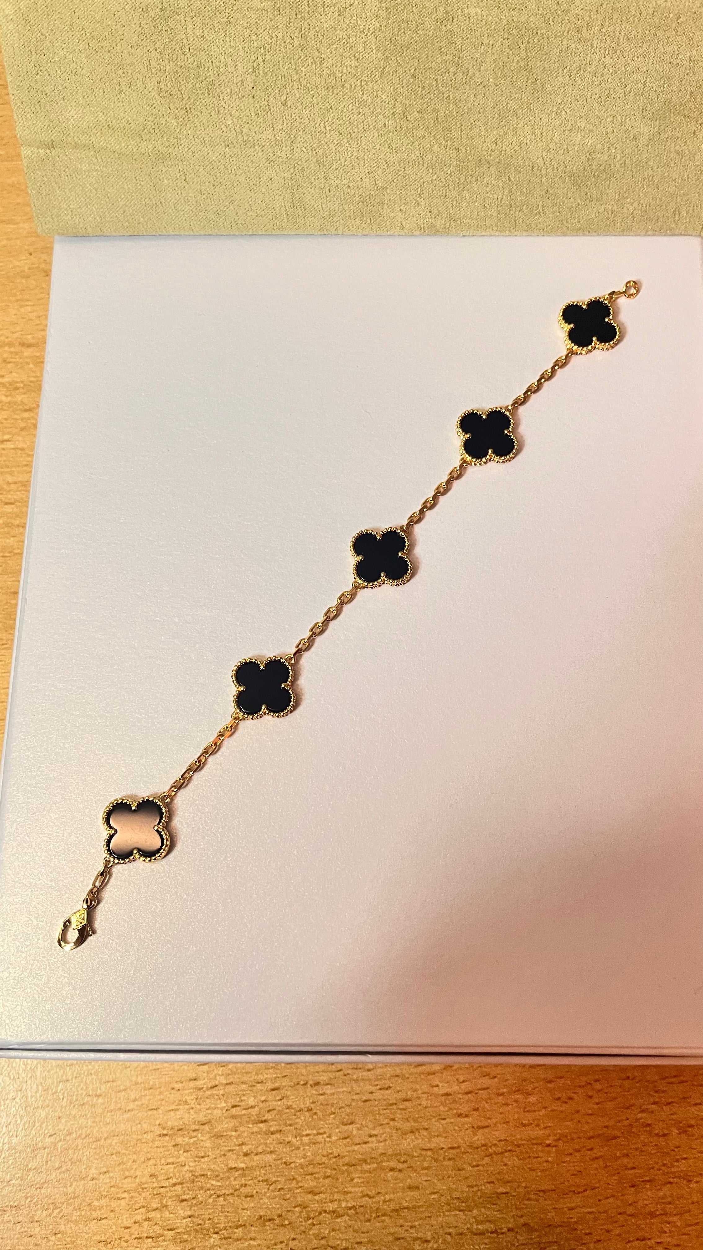 Camille – Bracelet 5 Motifs Trèfle