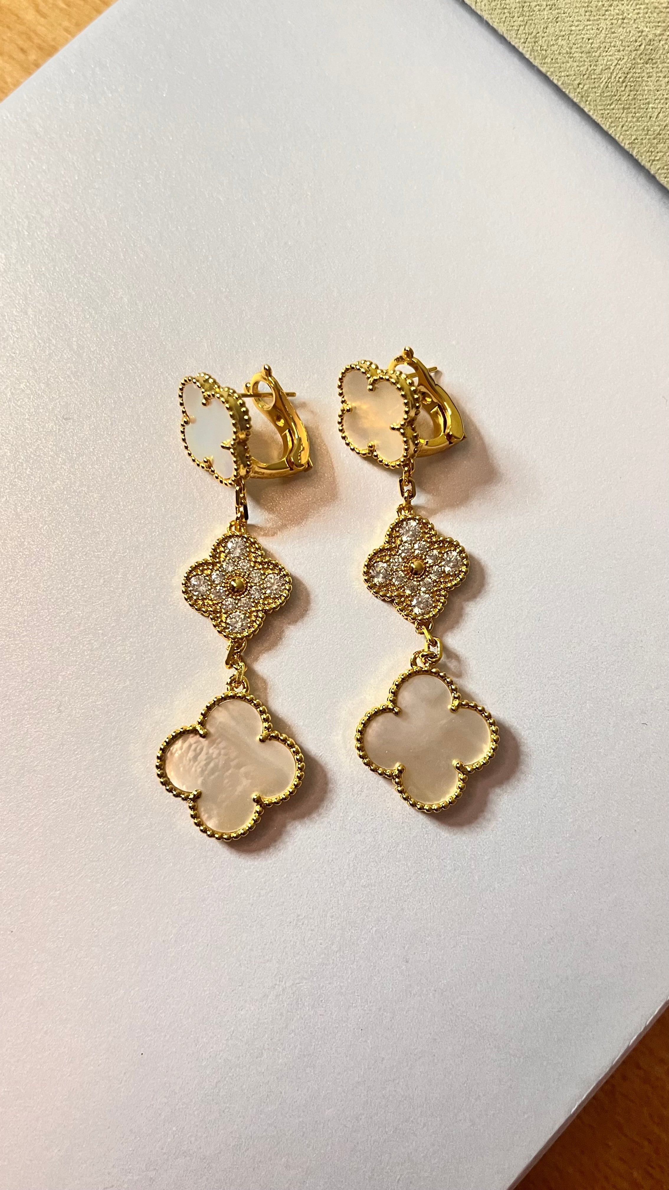 Aurore – Boucles d’Oreilles Pendantes 3 Motifs