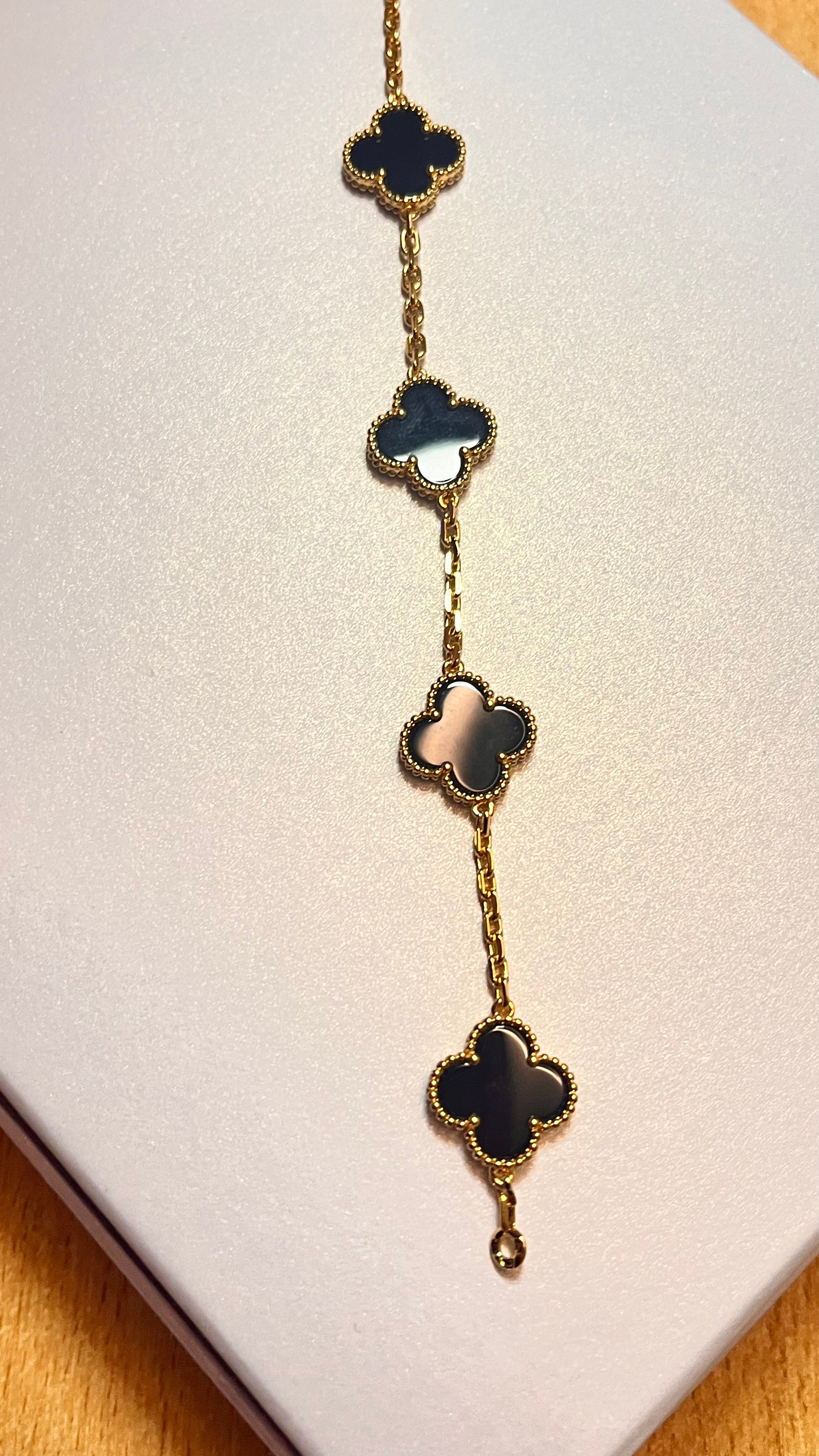 Camille – Bracelet 5 Motifs Trèfle