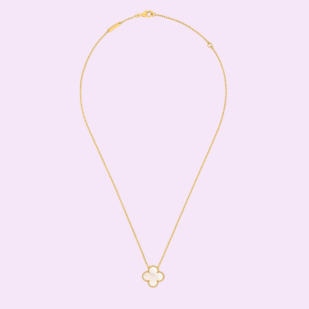 Pré commande : 
Collier Trèfle pendentif blanc