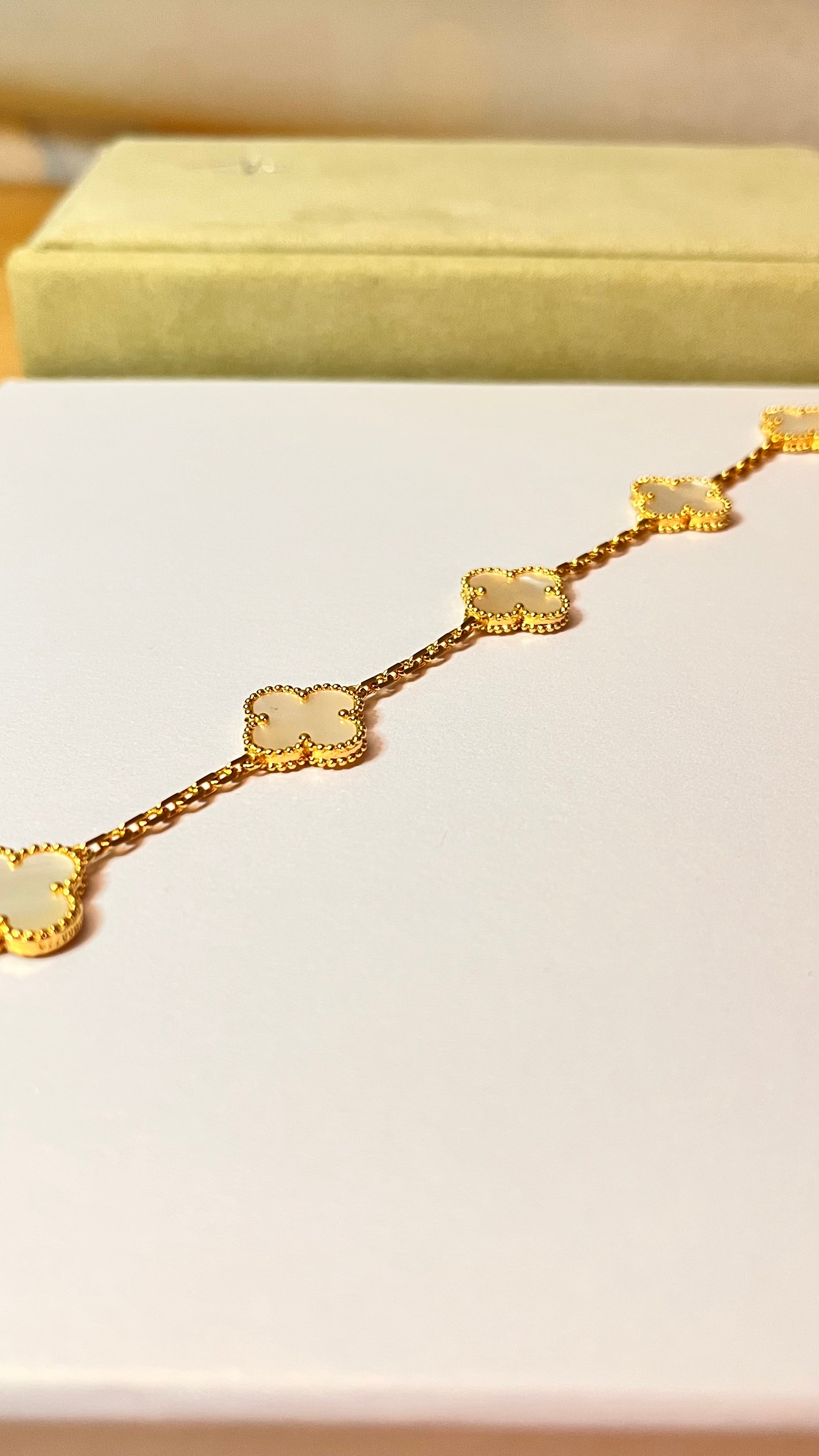 Camille – Bracelet 5 Motifs Trèfle